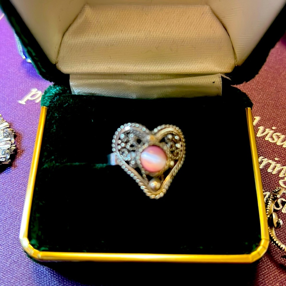Sterling silver pink Cat’s Eye Ring